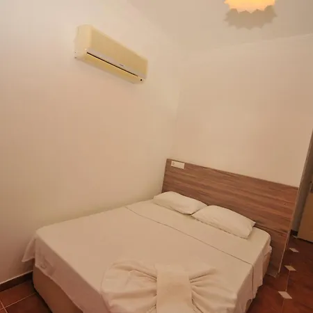 Anna Apartahotel 3*